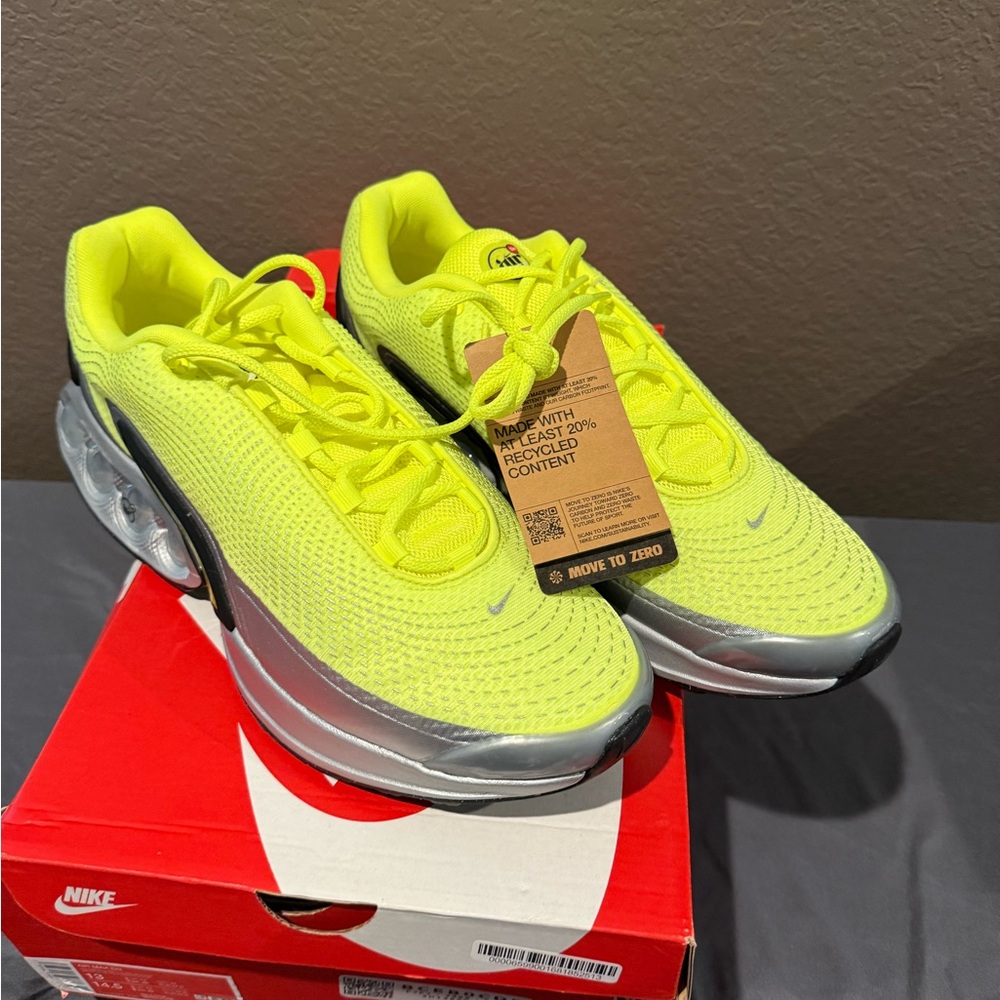 NEW Nike Air Max DN Volt Glow/Volt/Black Shoes Mens Size 13 - Picture 2 of 2